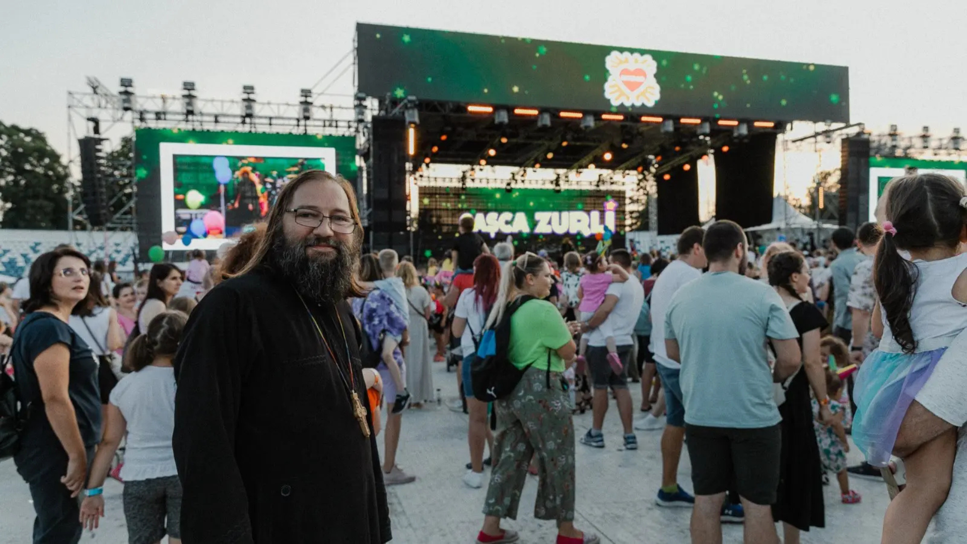 Preotul Dan Damaschin organizează din nou Festivalul caritabil INIMO pentru a ajuta zece mii de copii