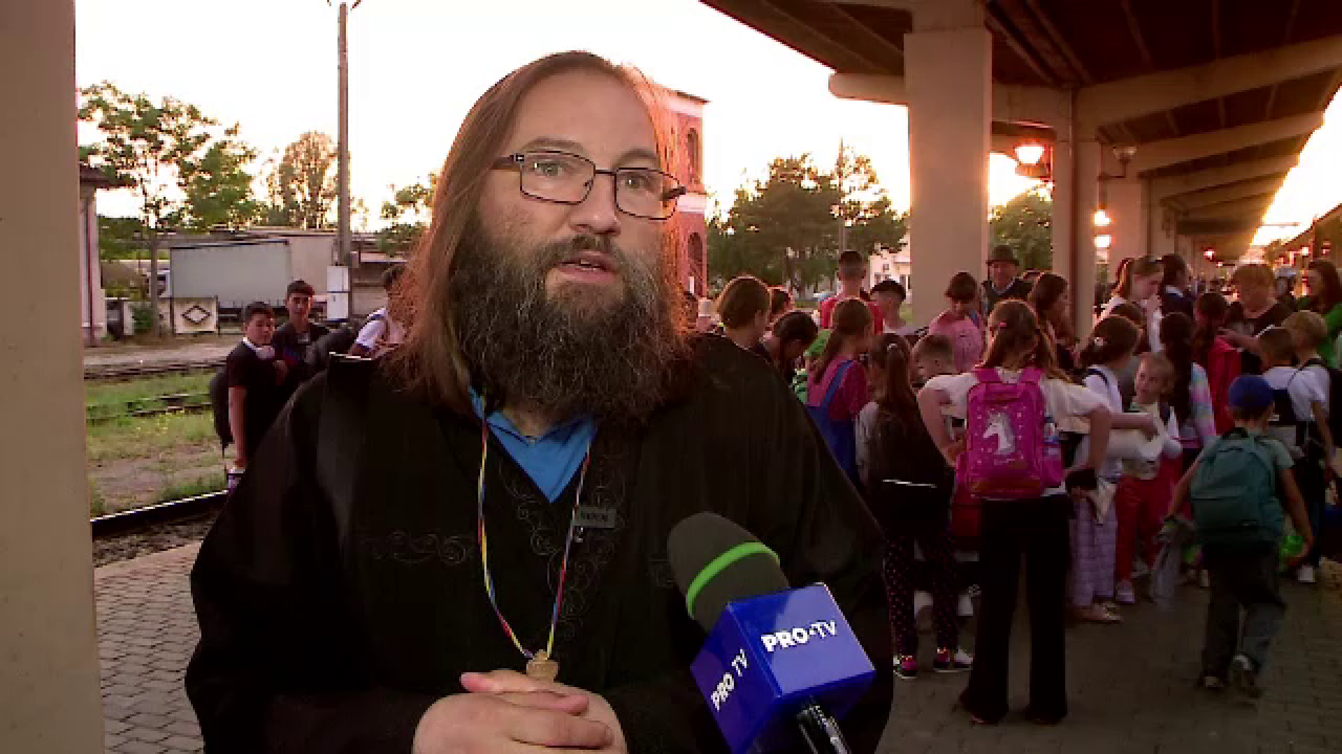 Festivalul Inimo a început la Iași, organizat de preotul Dan Damaschin. „Am venit să ajutăm inimă din inimă”